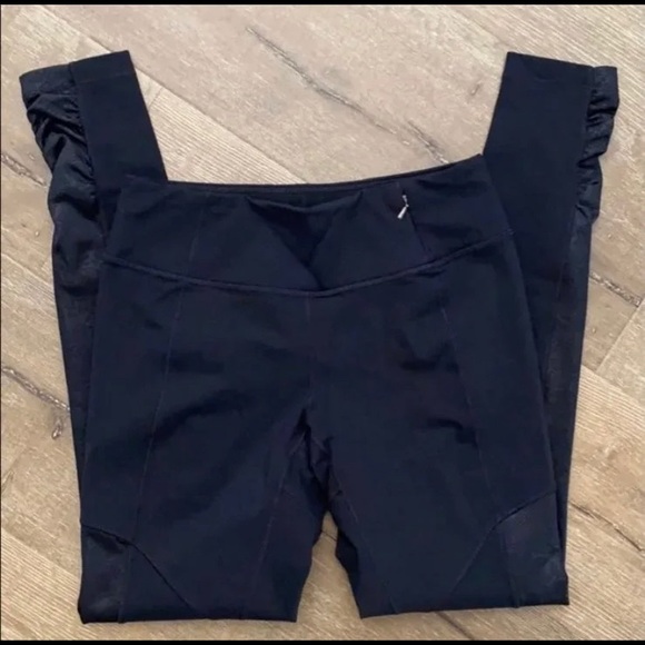 EC szS Calia by Carrie Underwood - Picture 4 of 4